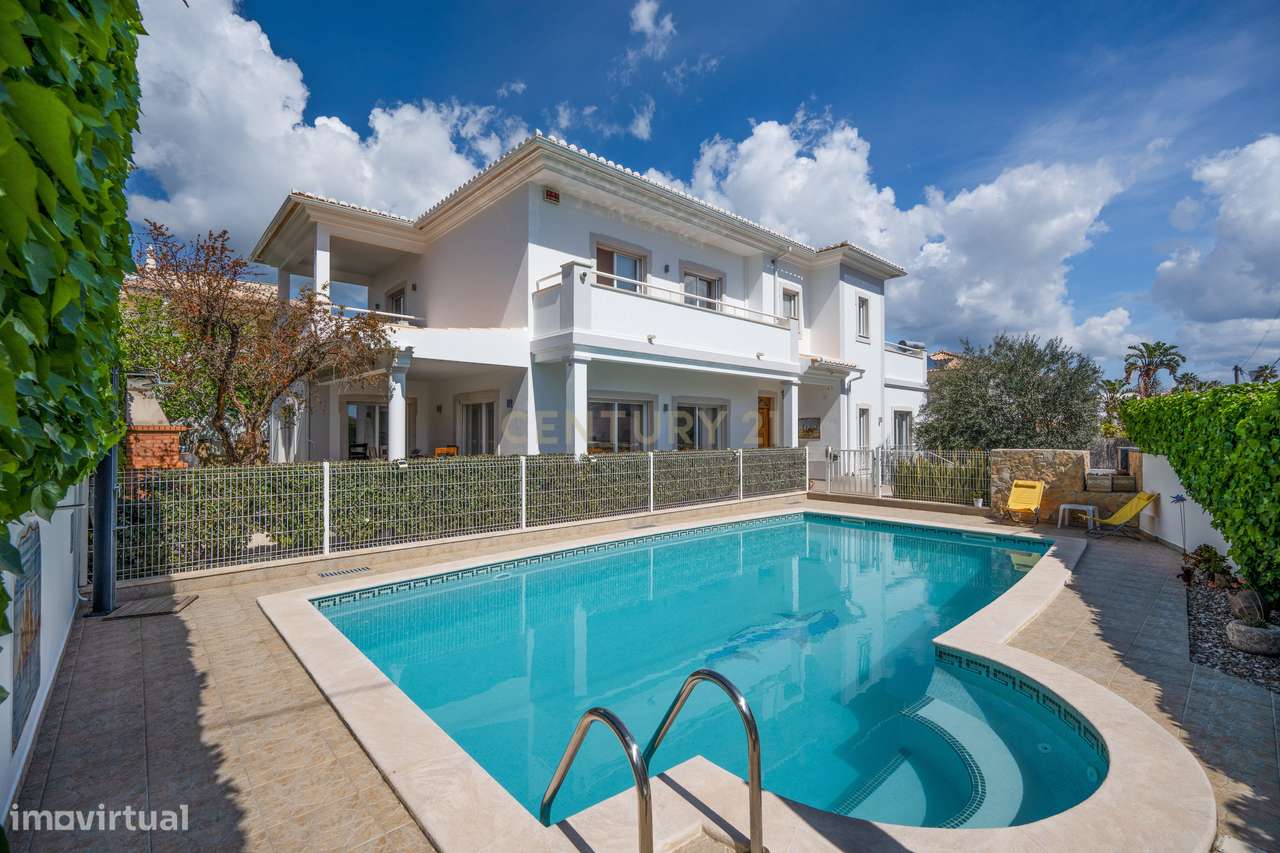 FANTÁSTICA MORADIA DE 4 QUARTOS COM PISCINA NA PRAIA DO VAU! - Grande imagem: 5/55