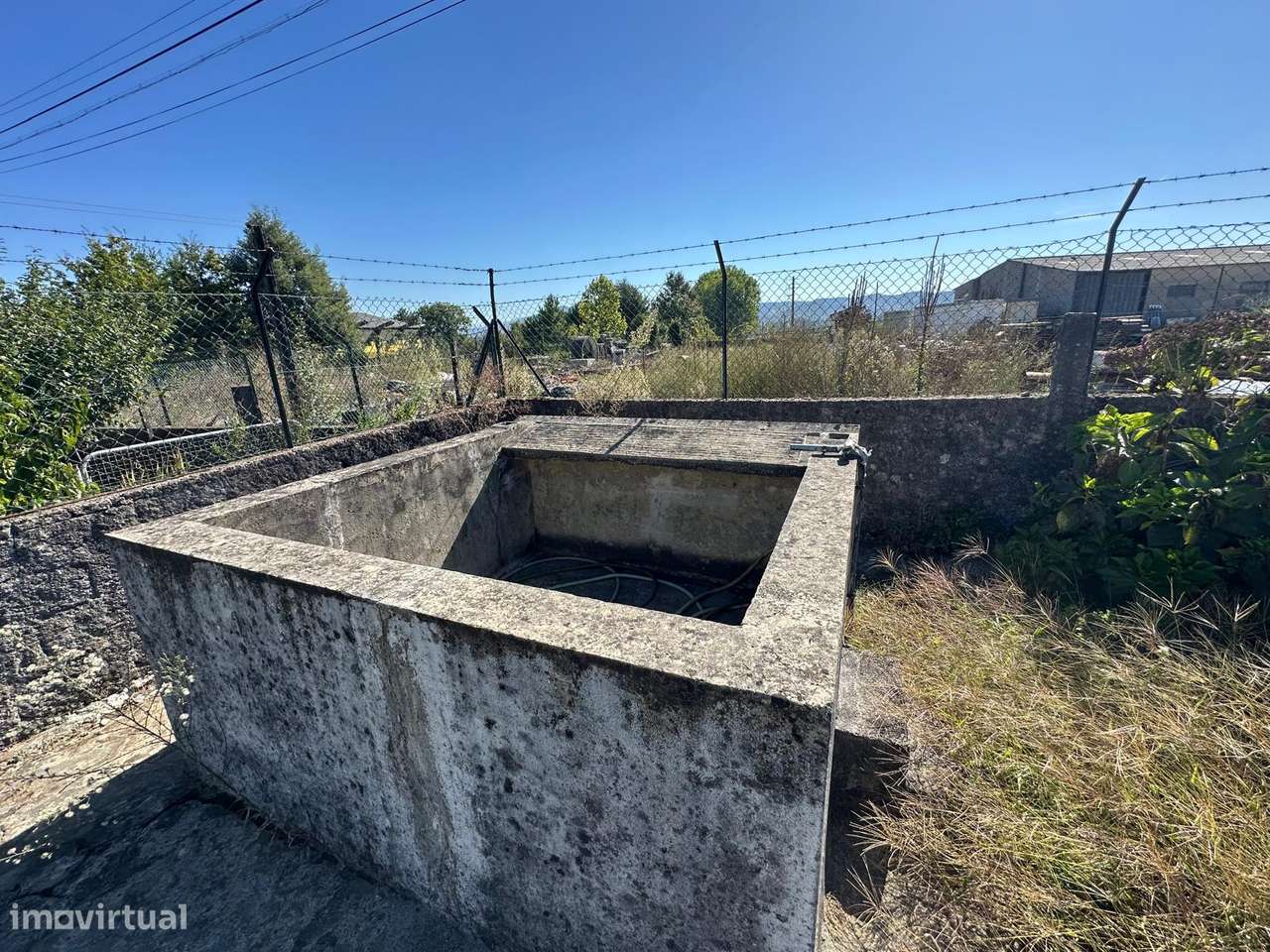 Moradia T3 com amplo terreno em Caldas das Taipas-20