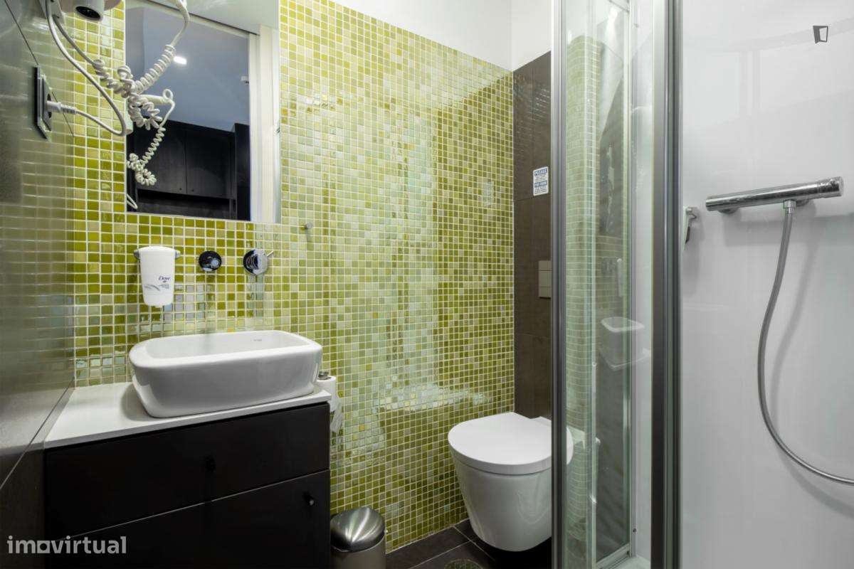 Quarto - localizado em Alta Universitária Coimbra - Grande imagem: 5/6