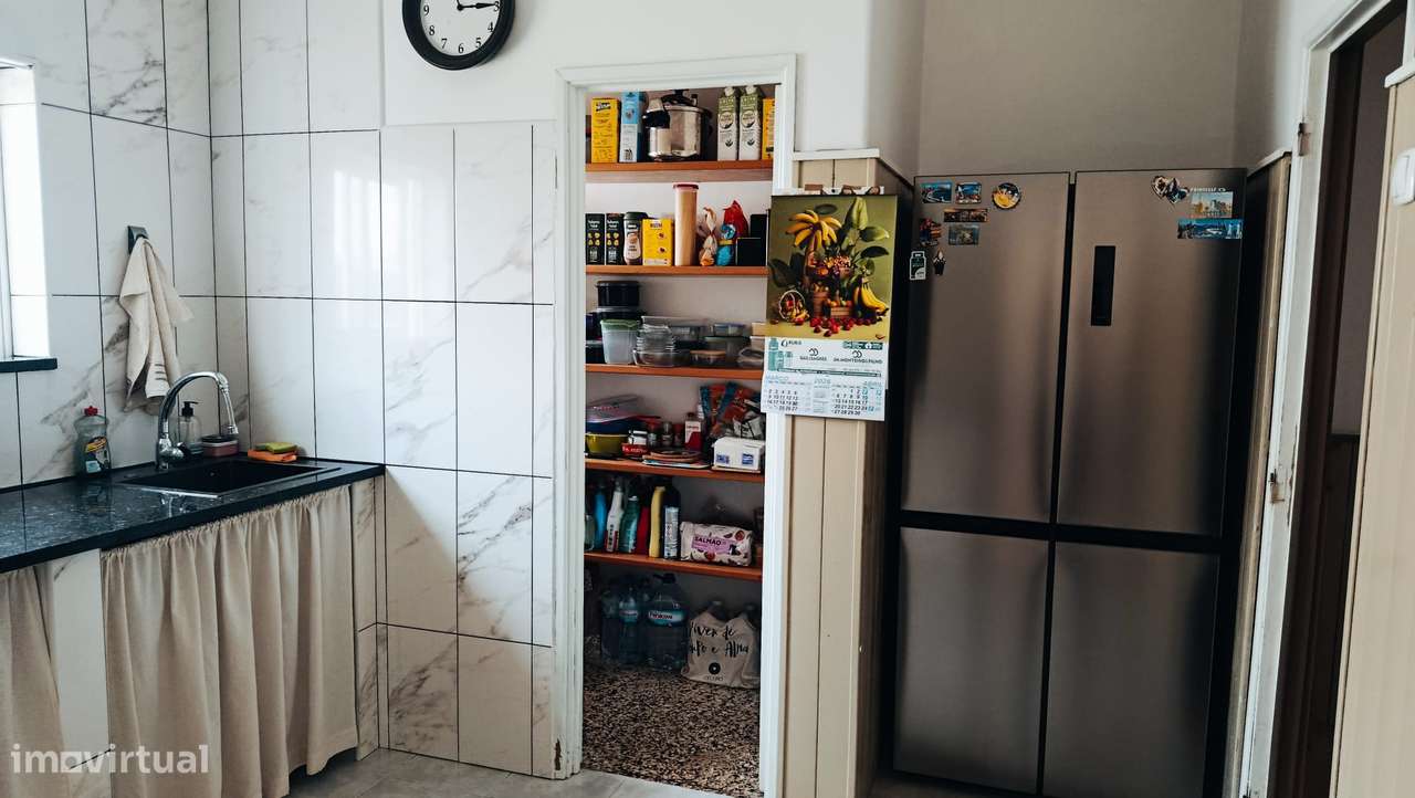 Moradia T9 Isolada com Jardim em Sagres-8