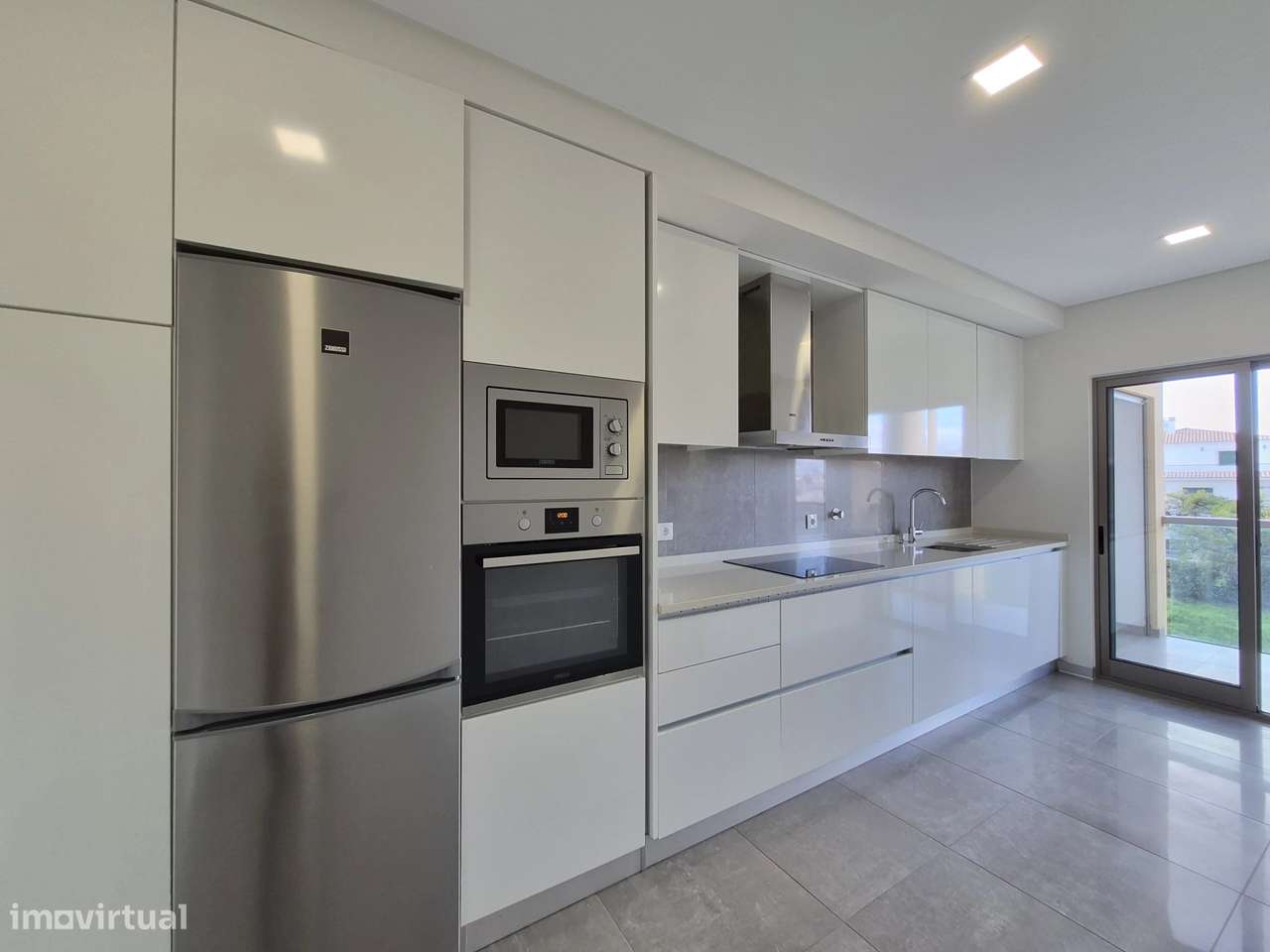 Apartamento Moderno com 2 quartos  e garagem em box – perto da Praia d - Grande imagem: 2/36