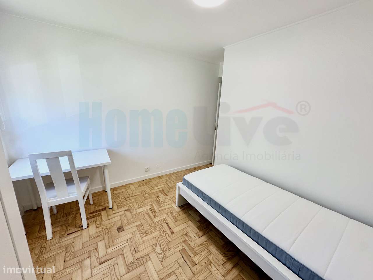 Apartamento T4 Remodelado e Mobilado Charquinho, Benfica-21