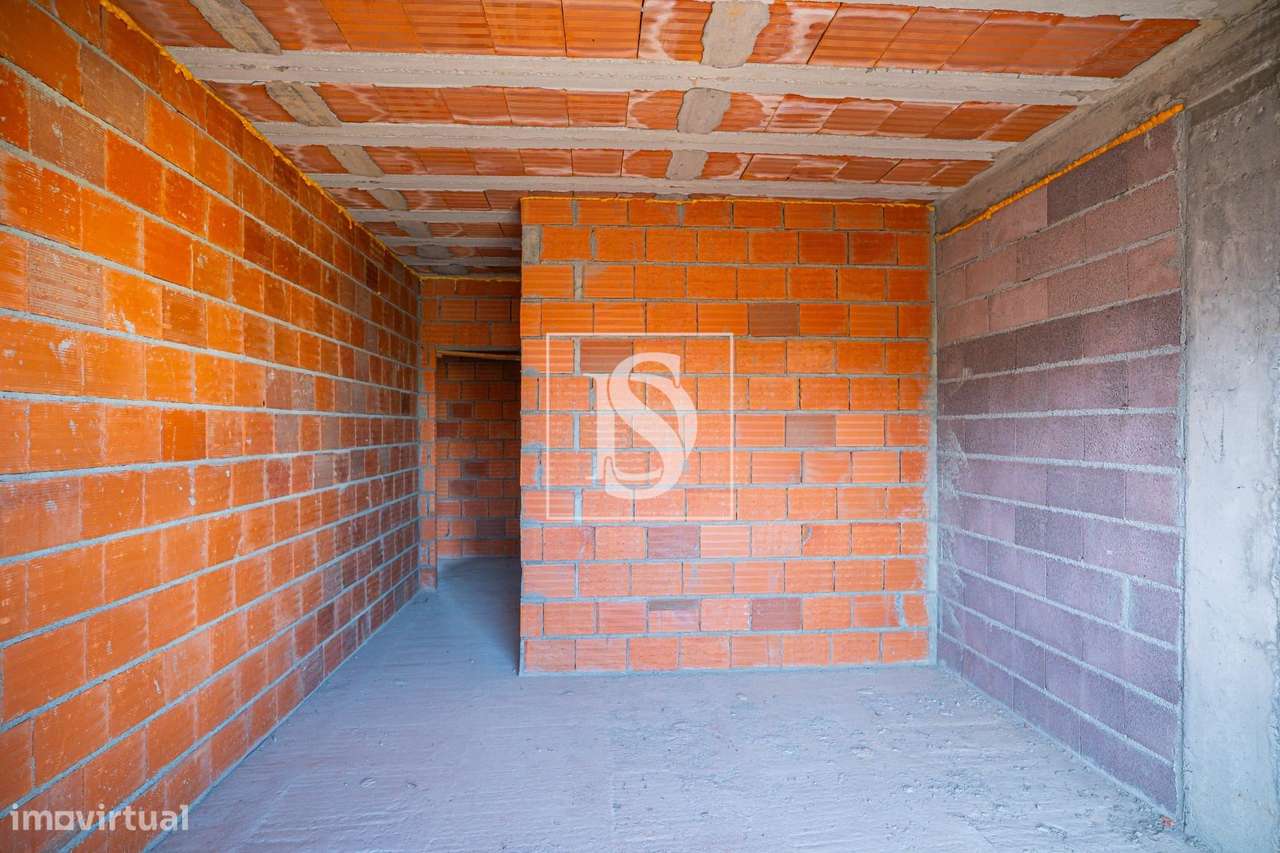 Moradia T3 por terminar | Elevado potencial de investimento-14