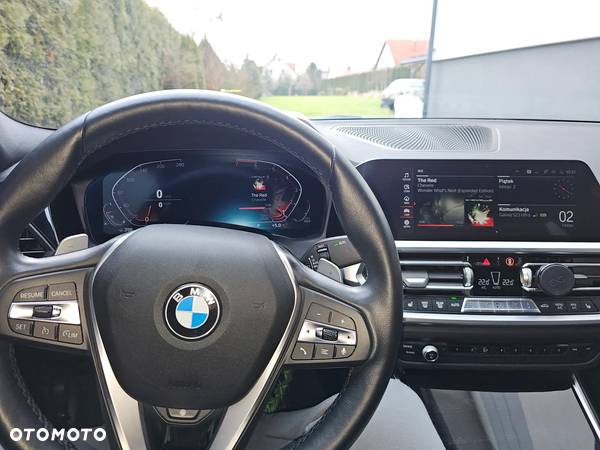 BMW Seria 3 330i Luxury Line sport - 30