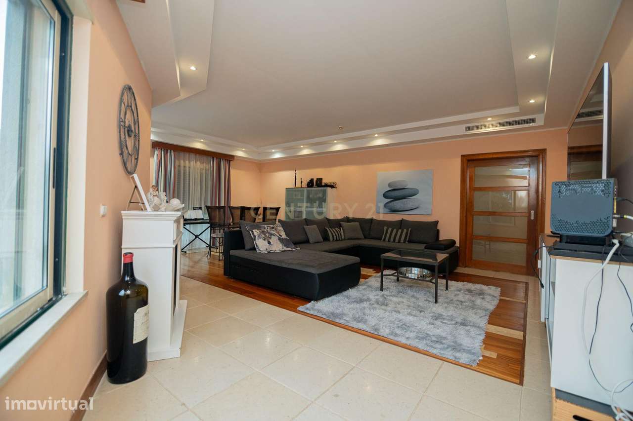 FABULOSO APARTAMENTO DE LUXO T2 DE GRANDES DIMENSÕES COM 2 LUGARES DE-15