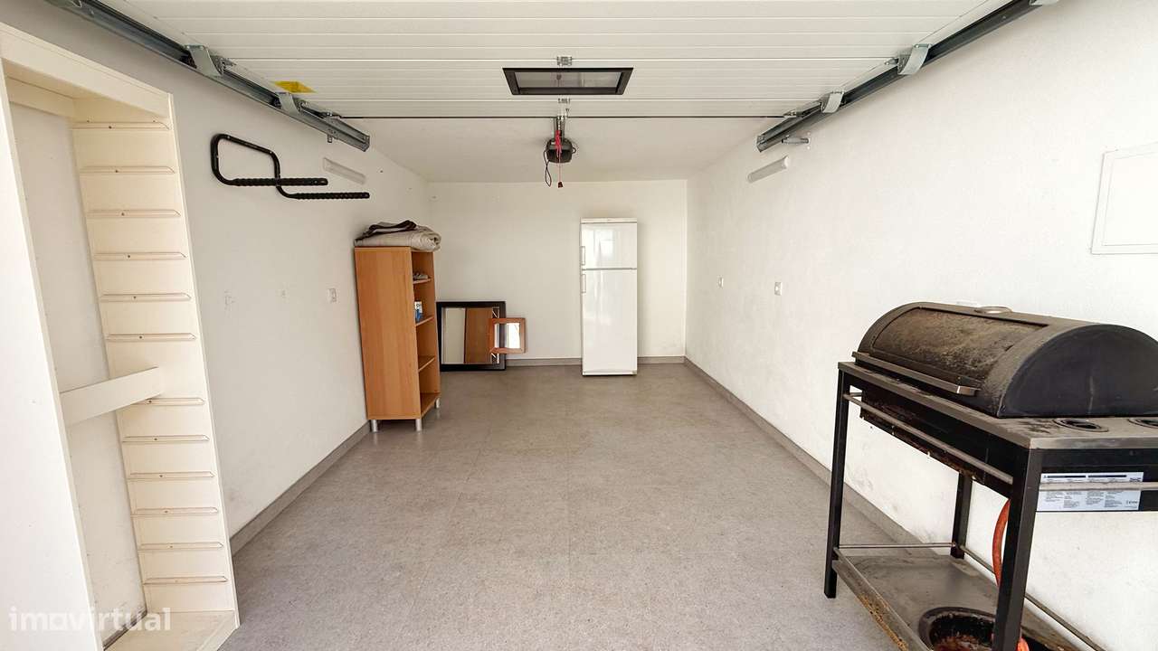 Moradia IsoladaT1+1 Totalmente Remodelada -Charneca da Caparica-35