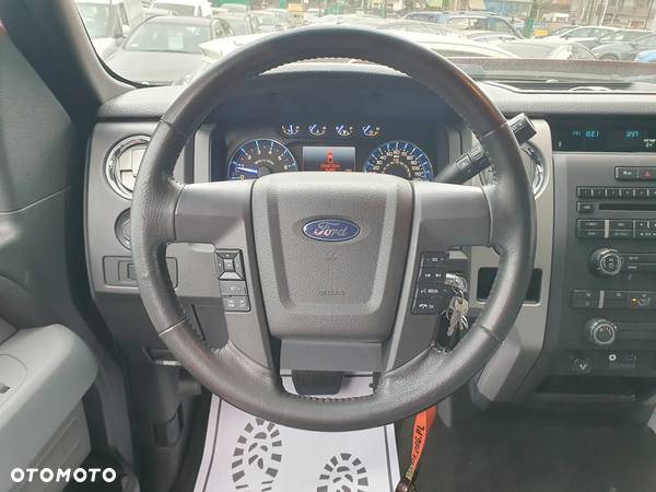 Ford F150 - 4