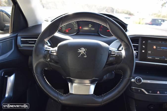 Peugeot 308 1.2 PureTech Style - 24