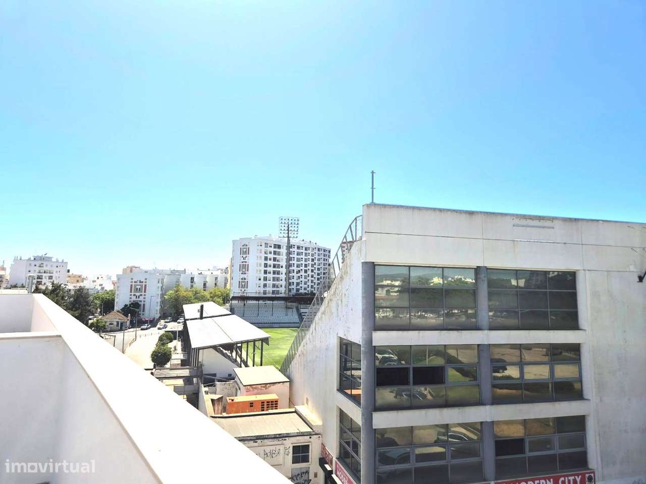 Penthouse T2 nova com garagem em Faro-3