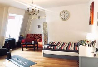 Studio flat to rent on the Rynek Square