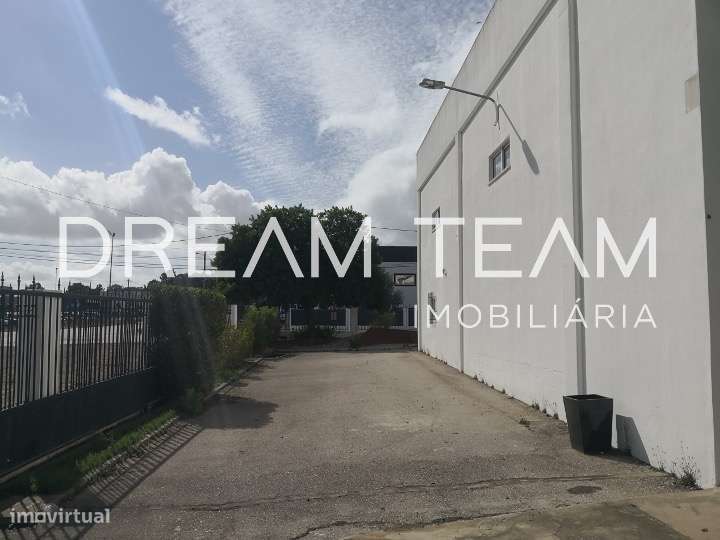 Armazém com escritório no Vale do Alecrim -  Pinhal Novo-7