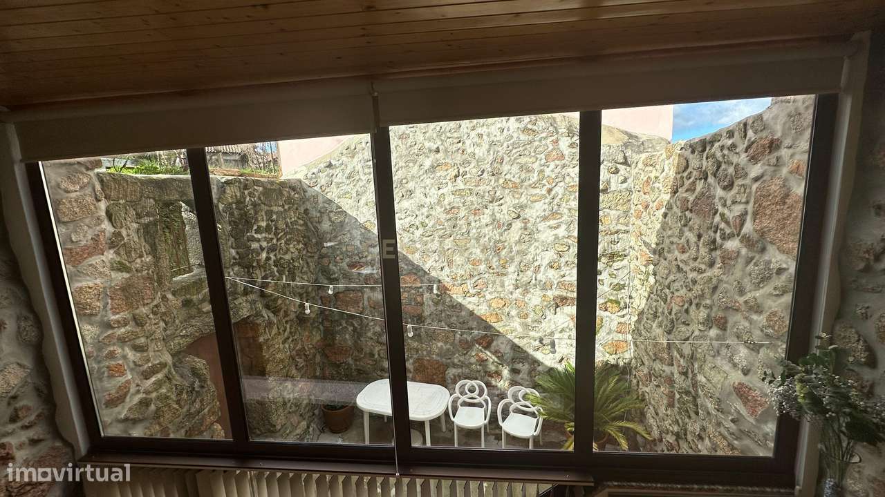 Lindíssima moradia na Zona do Gerês com Jardim interior-11