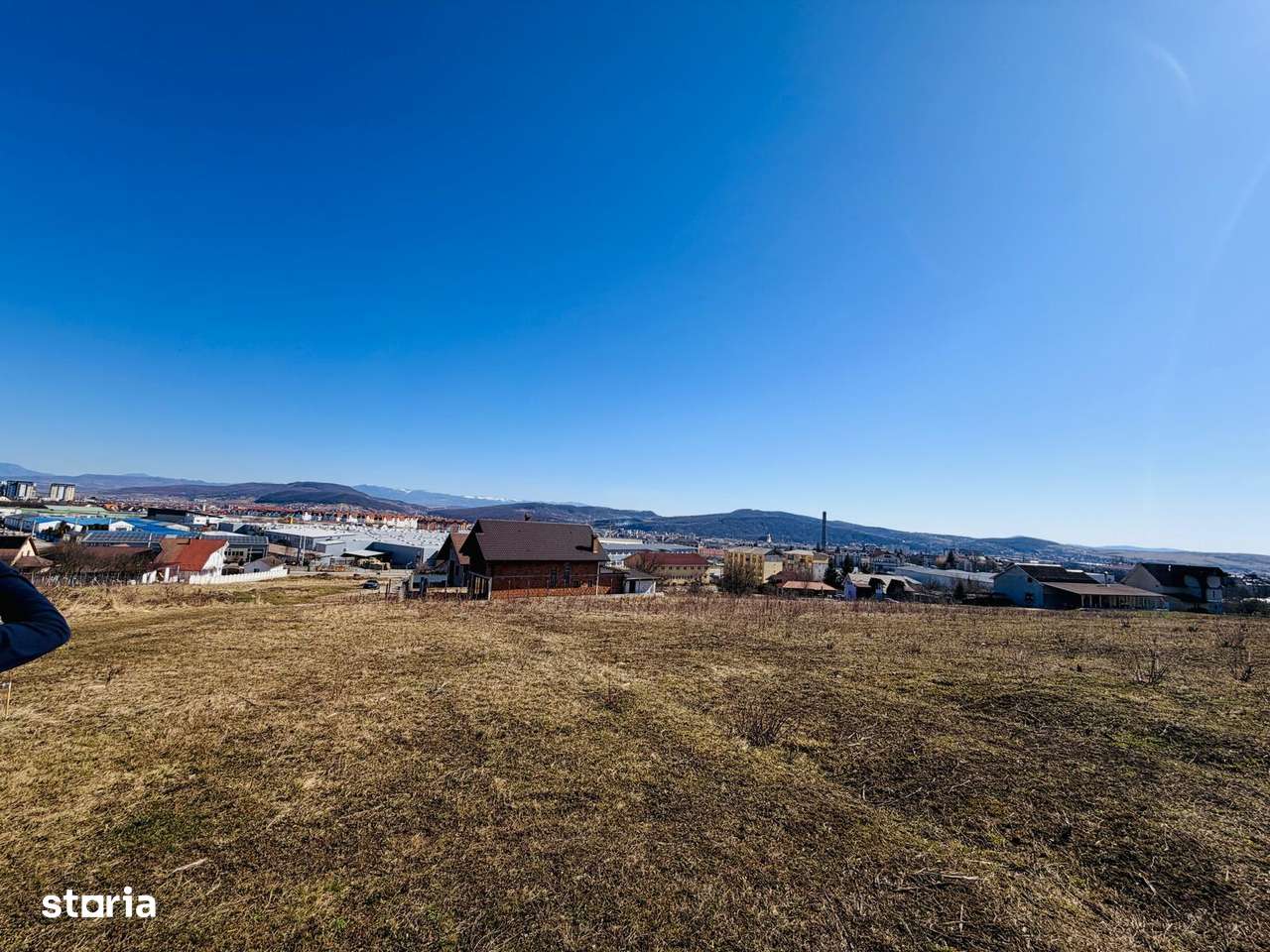 Teren intravilan situat în zona penitenciar, zona  Leoni-5 arii-4