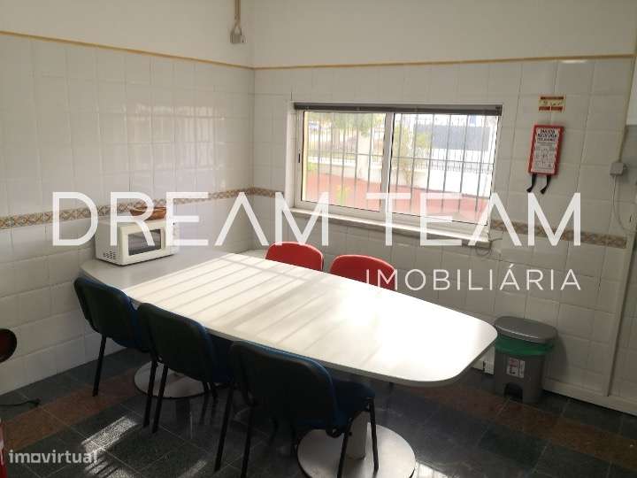 Armazém com escritório no Vale do Alecrim -  Pinhal Novo-14
