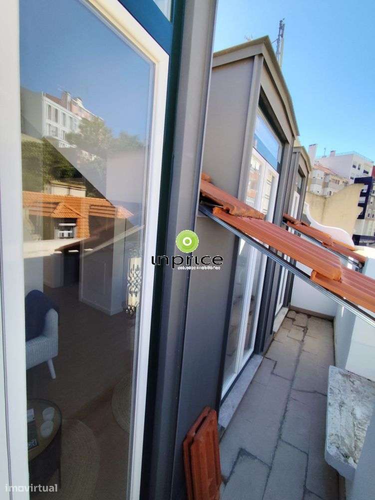 Apartamento T2 Penthouse com Vista Rio em São Vicente – Totalmente-4
