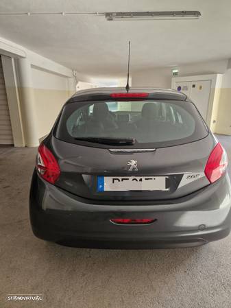 Peugeot 208 1.2 PureTech Active - 4