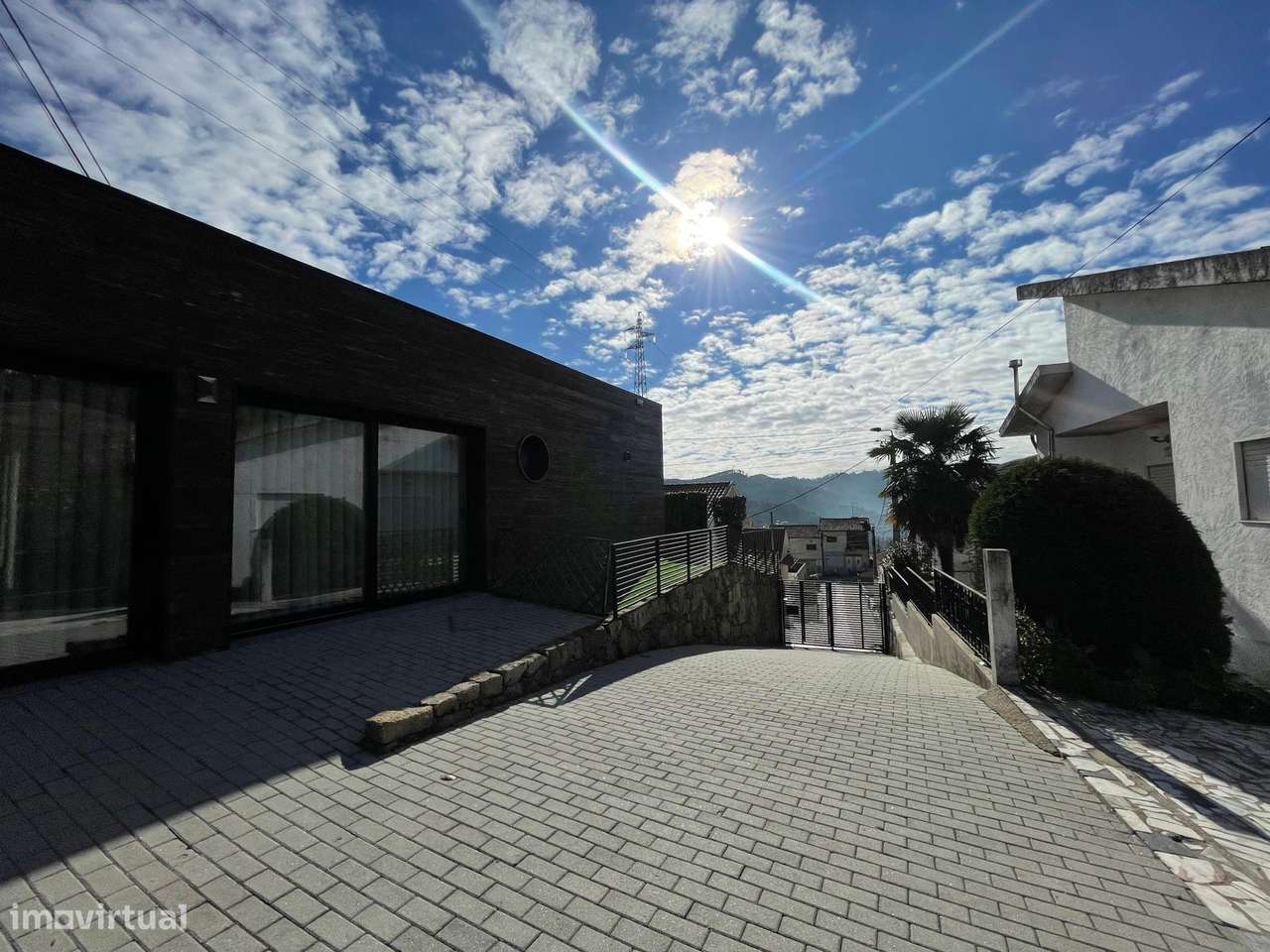 Moradia individual T3 com piscina em Fafe-26