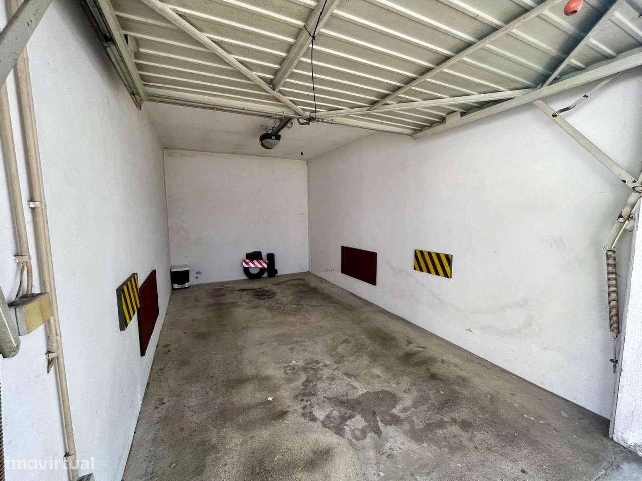 Apartamento T5 Duplex com Terraço, Lareira e Garagem em Zona Premium-23