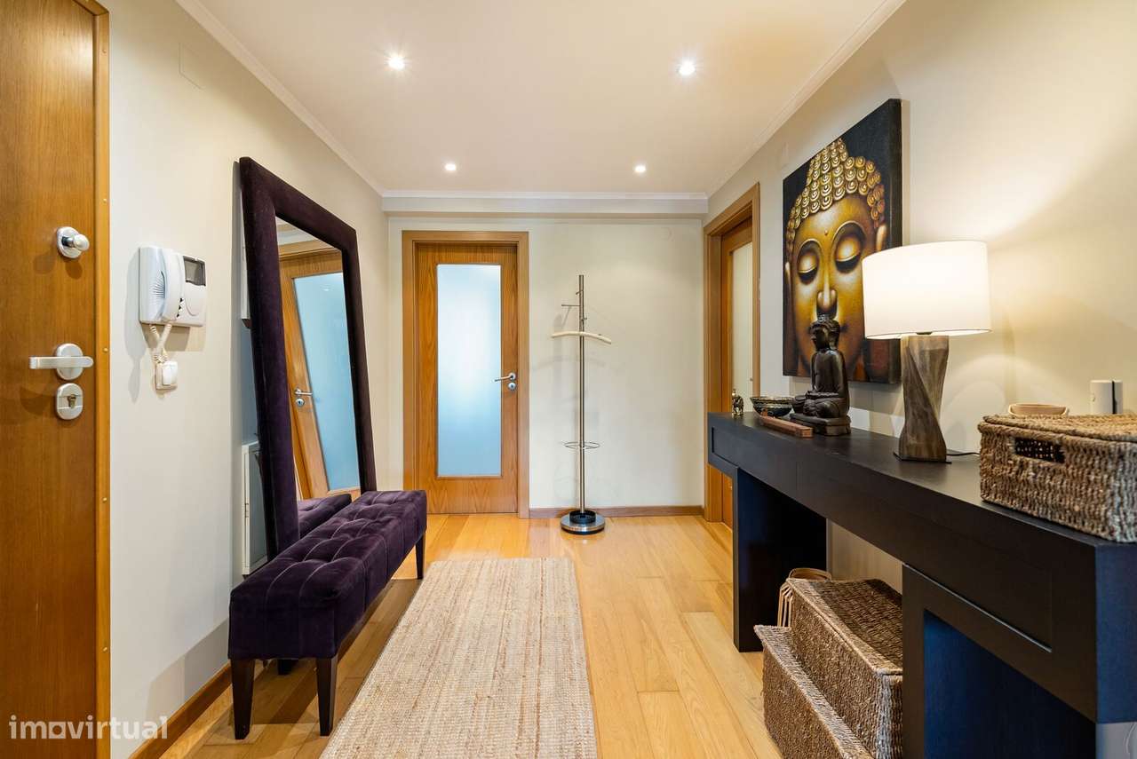 Apartamento T4 com estacionamento, Carnaxide, Oeiras-12
