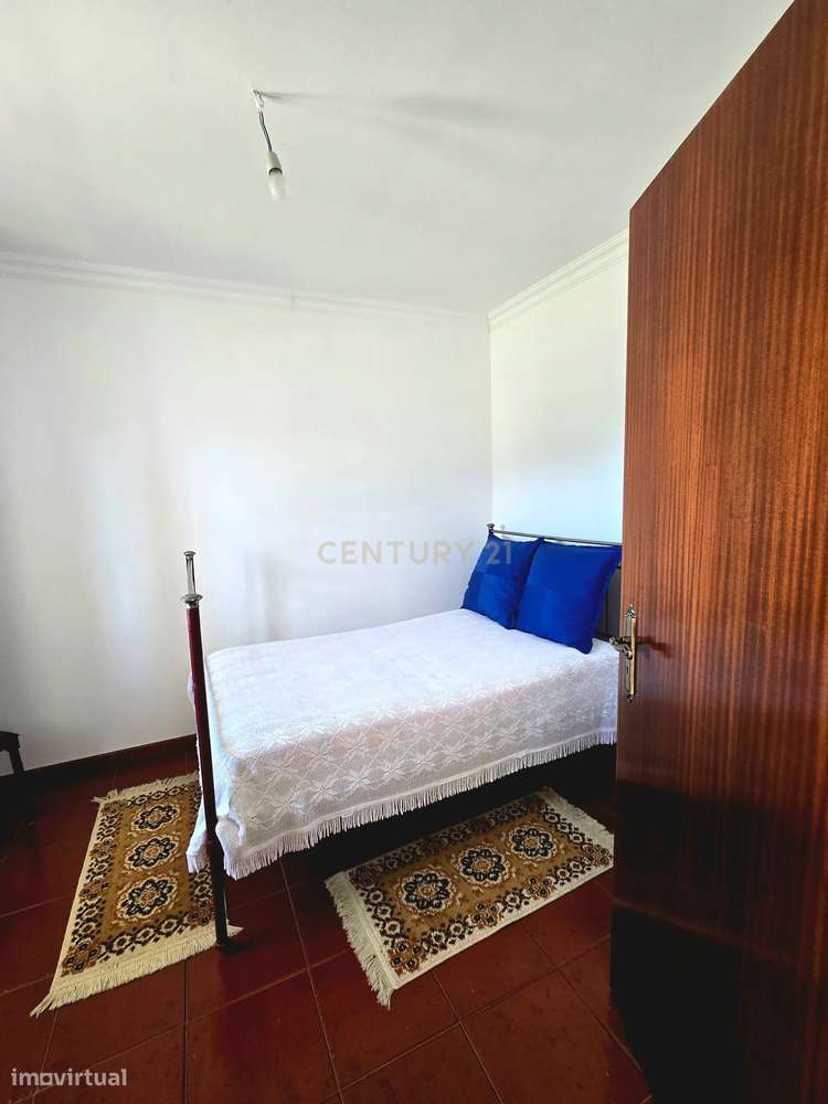 Moradia T3 com 2000 m² de Terreno, Poço, Forno Tradicional e Garagem –-7