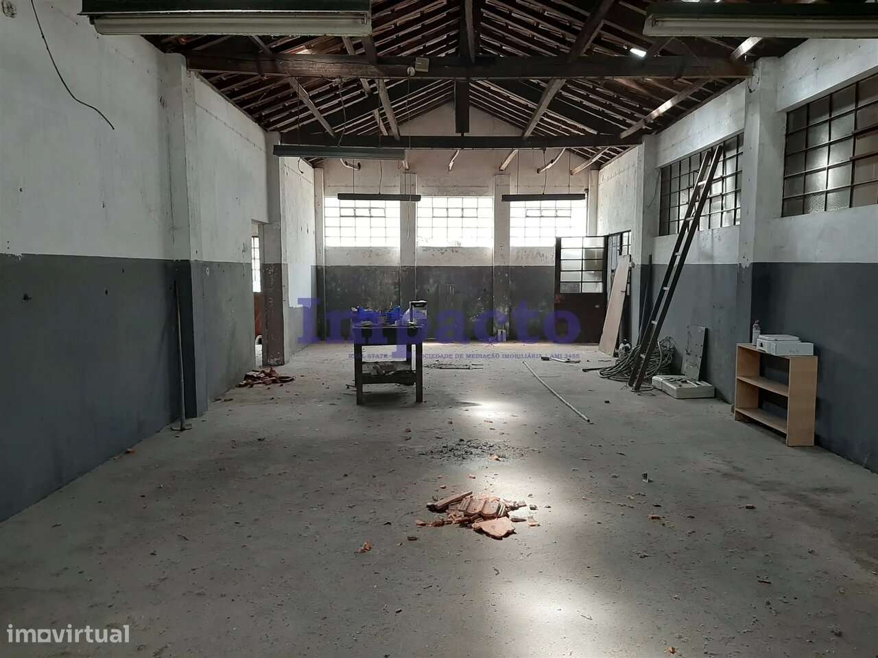 Armazém em São João da Madeira - Grande imagem: 4/12