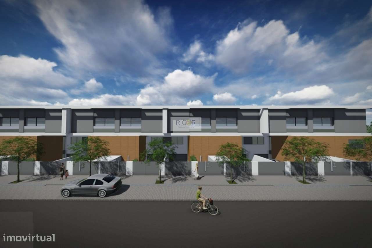 Moradia T3 de 2 frentes e jardim em construção em Águas Santas-11