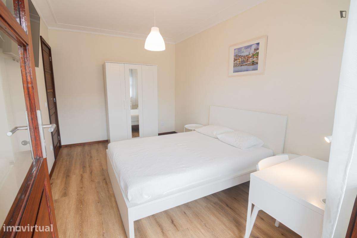 Quarto - localizado em Vila nova de gaia - Grande imagem: 5/10