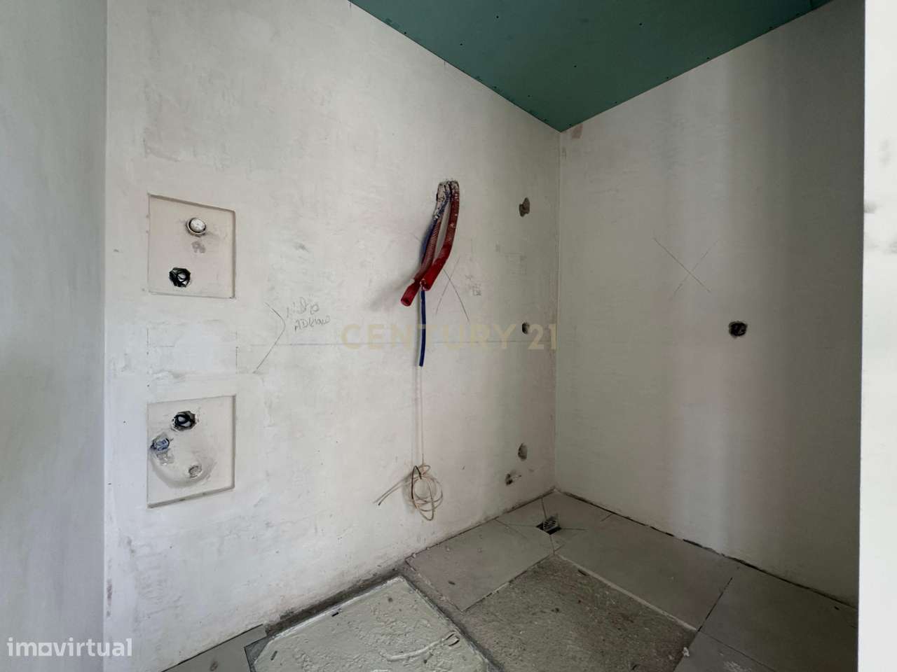 Moradia T4 contemporânea NOVA com 3 pisos em Trajouce, São Domingos de - Grande imagem: 4/44