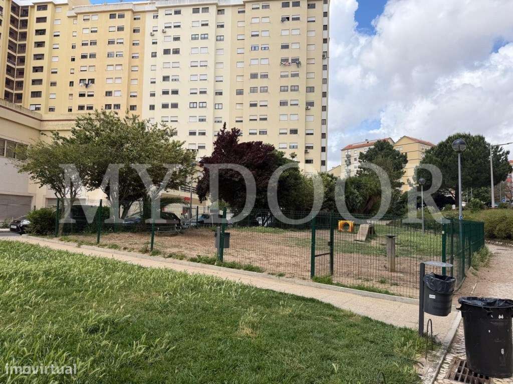 Excelente T2 - Quinta do Património - 2 Parqueamentos-29