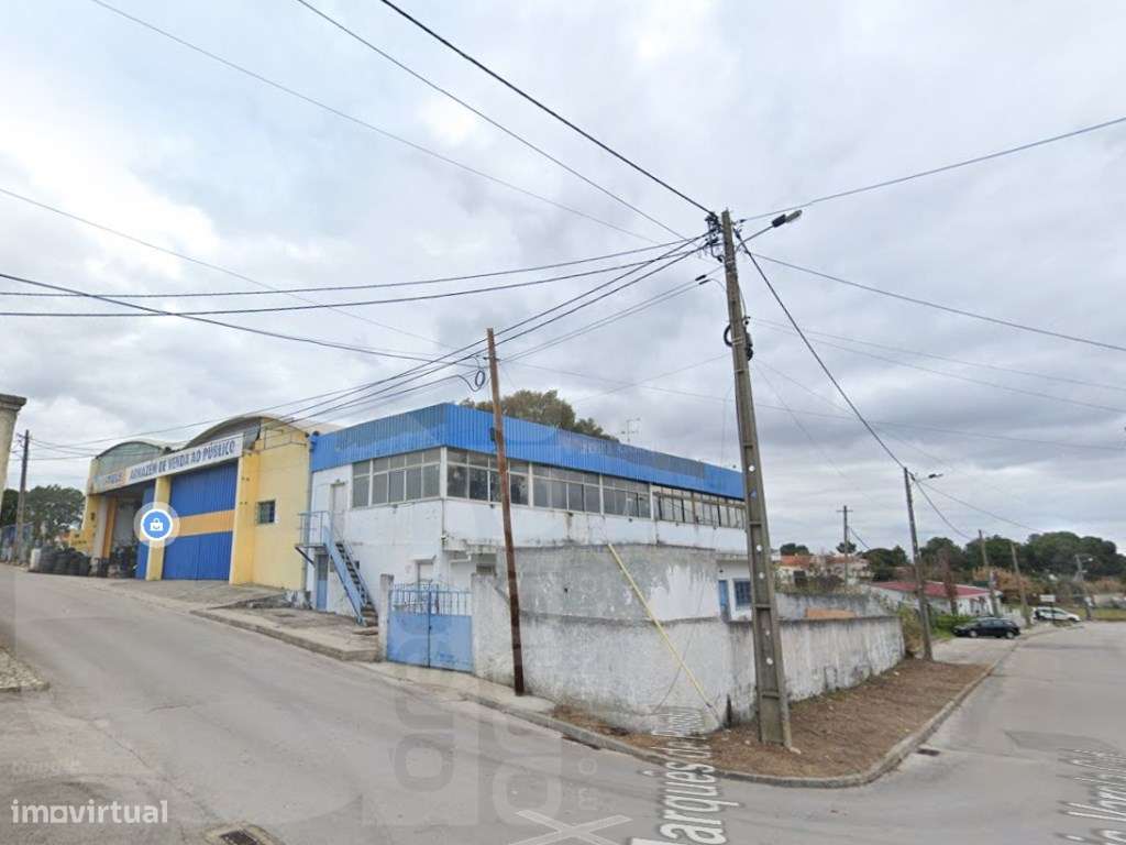 Terreno urbano com armazém em Fernão Ferro - Grande imagem: 2/6