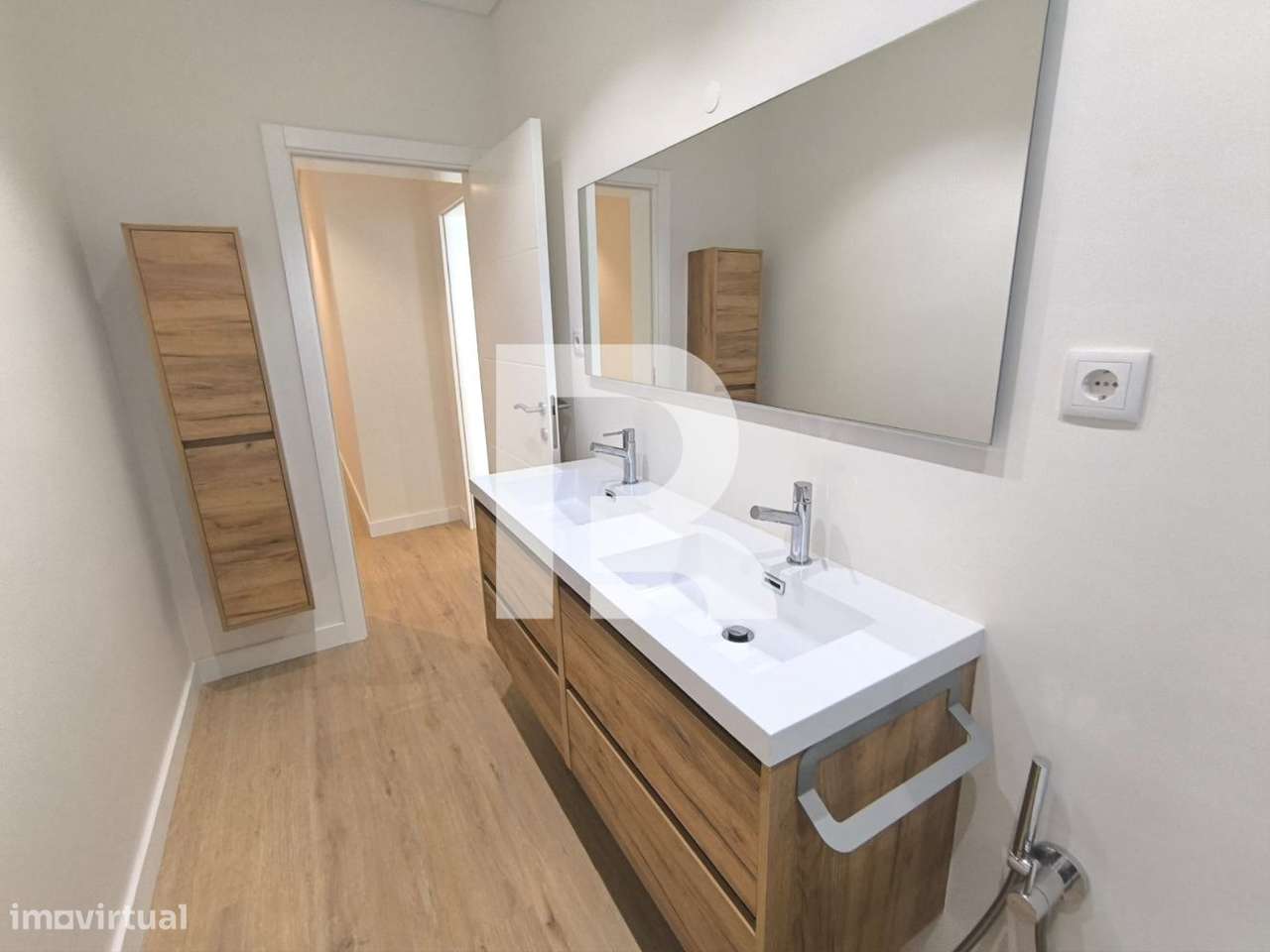 Apartamento T2+2 Remodelado na Infante Santo - Lisboa - Grande imagem: 4/17