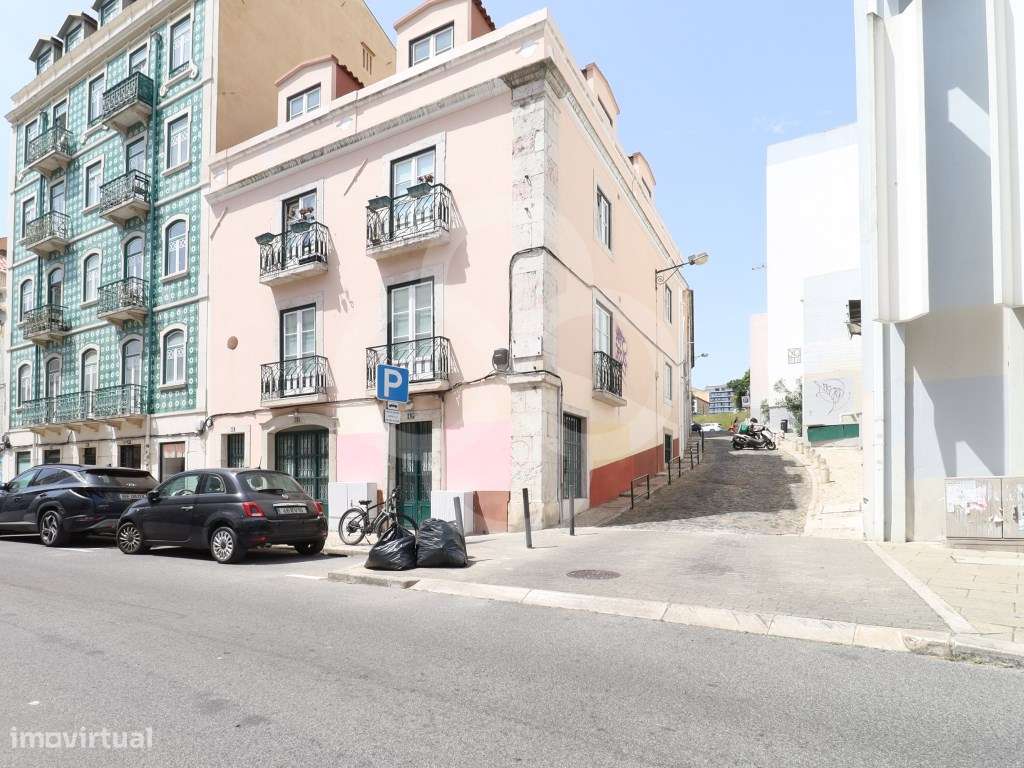 Apartamento T2 renovado totalmente com muita luz natural nos Anjos ...-14