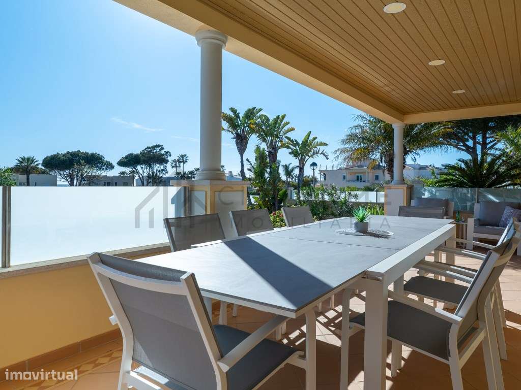 Moradia T5 contemporânea com Piscina e vista Mar na Galé em Albufeira-10