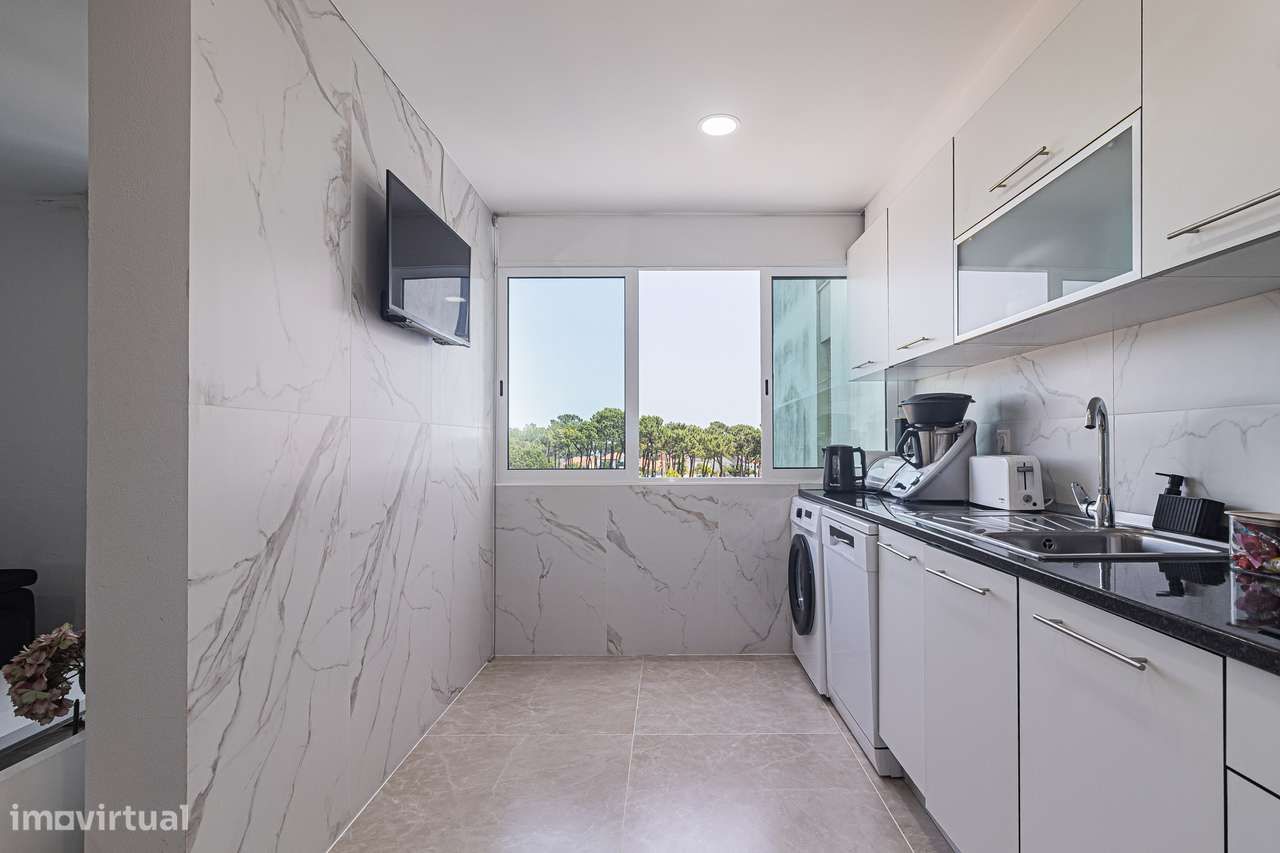 Apartamento T2 + 1 totalmente remodelado, Corroios prédio com elevador-4