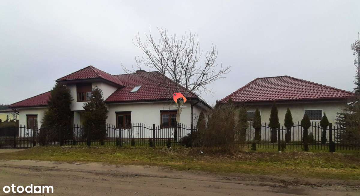 Piękny Dom Z Częścią Usługowo-Handlową Ciele