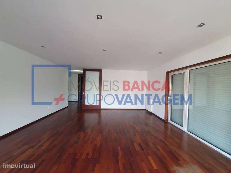 APARTAMENTO T2 - Praça das Flores - PORTO - Grande imagem: 2/15
