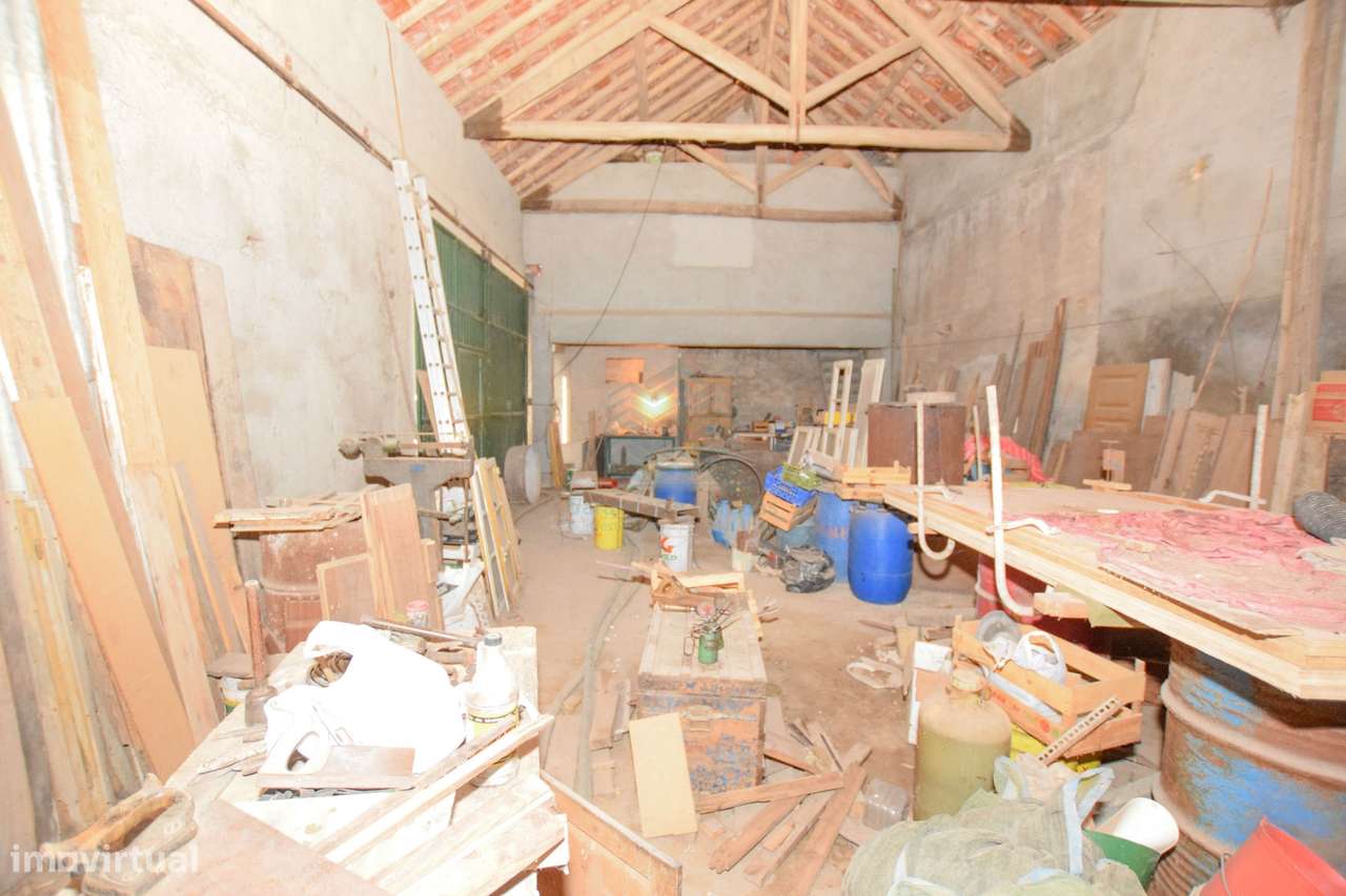 Moradia T7 com Garagem e Armazém - Alcorochel - Torres Novas-31