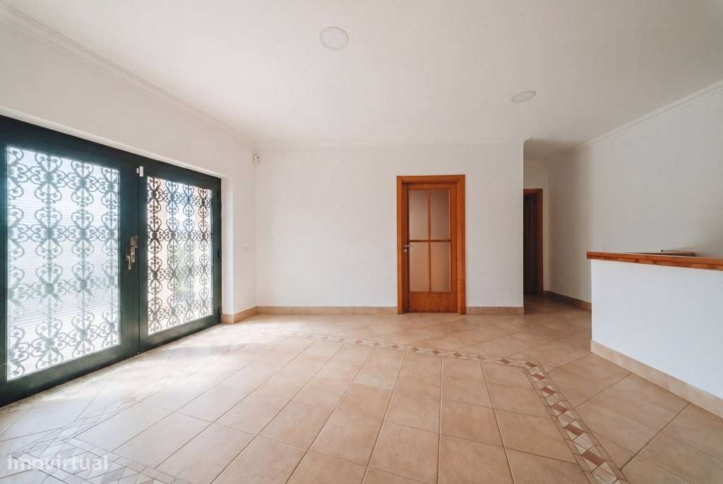 Moradia T7 isolada, com 5 suítes e vistas deslumbrantes-13