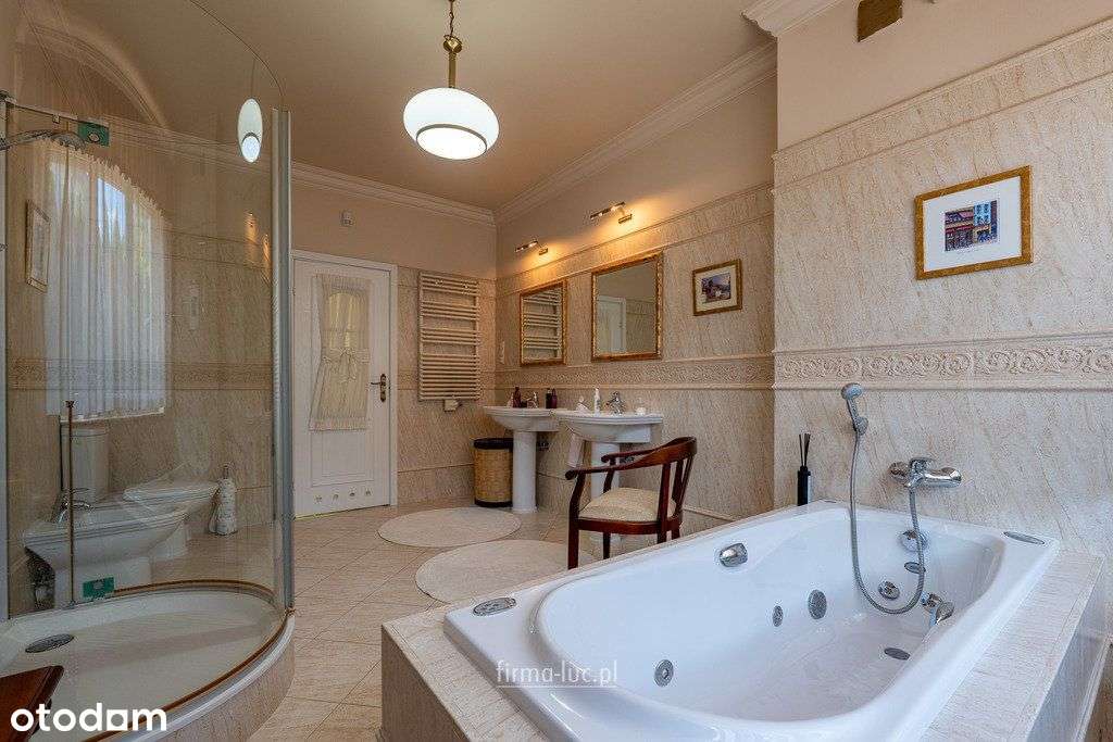 Dom przy ścianie lasu, możliwe 4 sypialnie-11