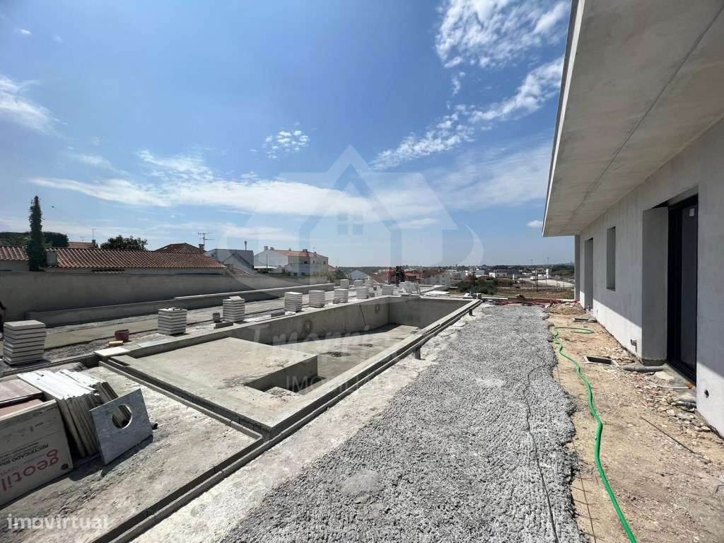 Moradia T4 térrea com piscina, jacuzzi, ginásio e cinema no Cartaxo... - Grande imagem: 5/60
