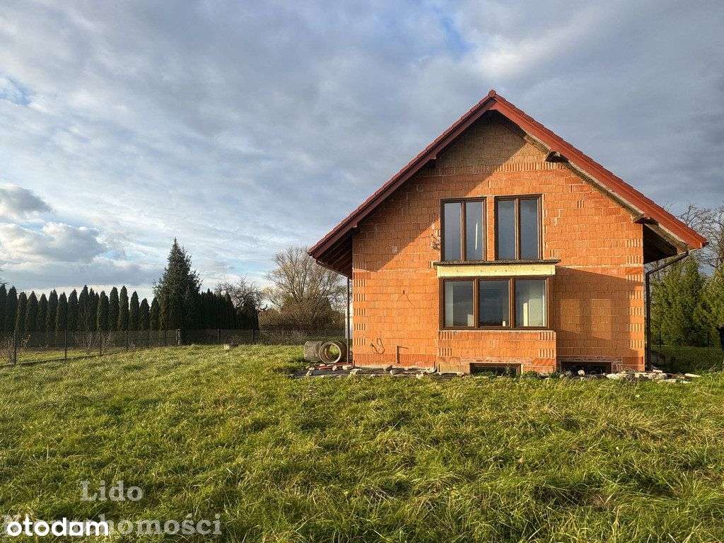 dom z garażem na dużej działce-3