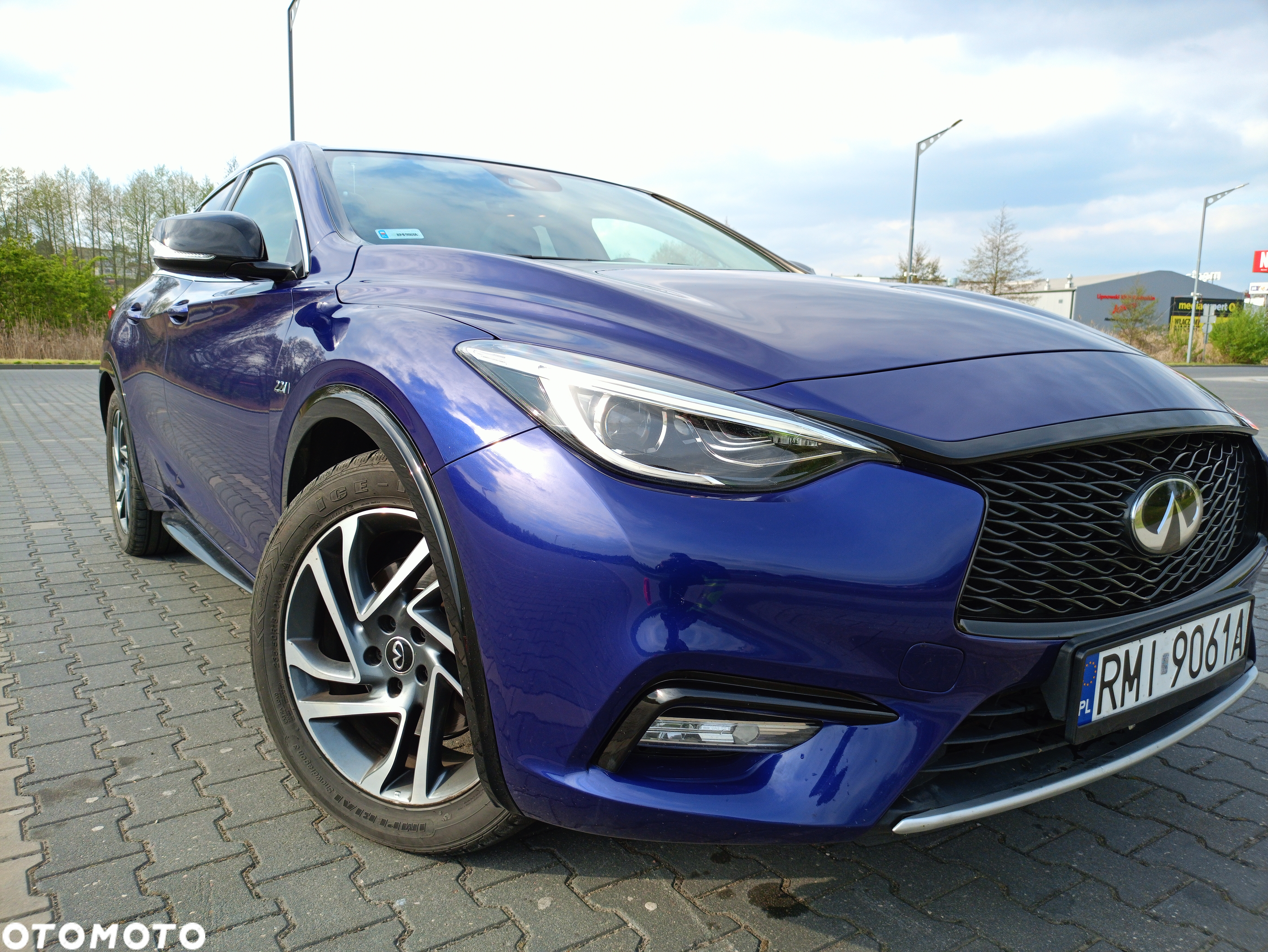 Infiniti Q30 - 2