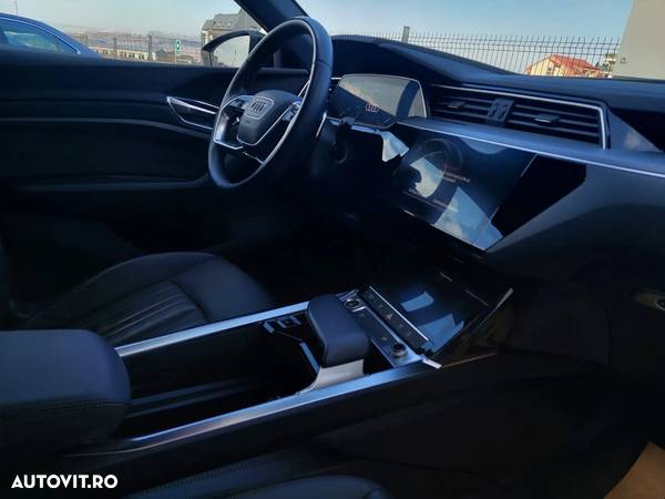 Audi e-tron - 17
