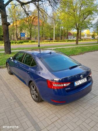 Skoda Superb 1.4 TSI ACT Active - 8