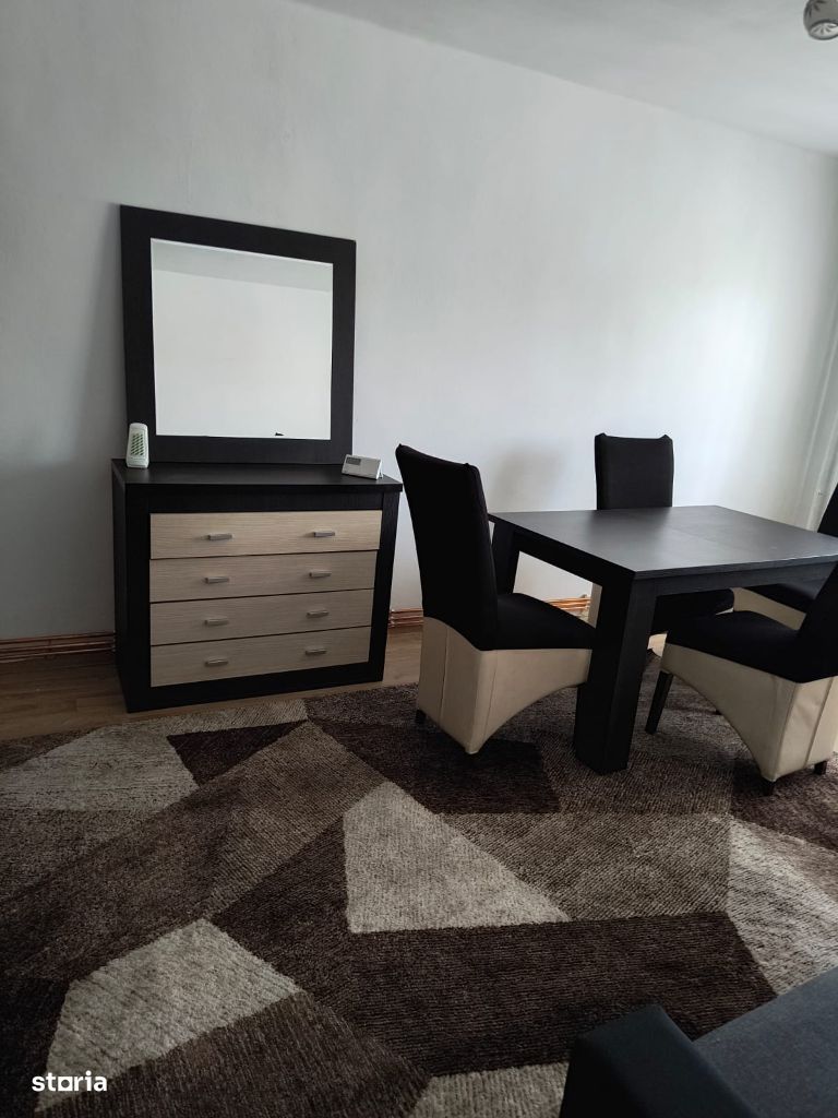 Apartament 3 camere 67 mp, 2 bai, etaj 1 din 4 Manastur