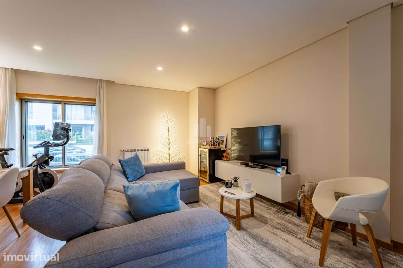 APARTAMENTO T2+1 (+1 com 8m2 e com janela) com box e varanda  no  Gaia - Grande imagem: 2/28