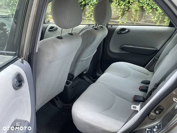 Honda City 1.4 Comfort - 14