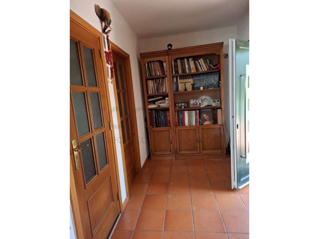 Moradia T5 em Lote Urbano de 5.135m2-23