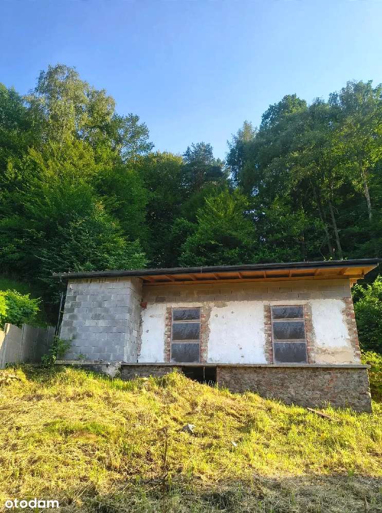 Dom wolnostojący z działką 7000 m²