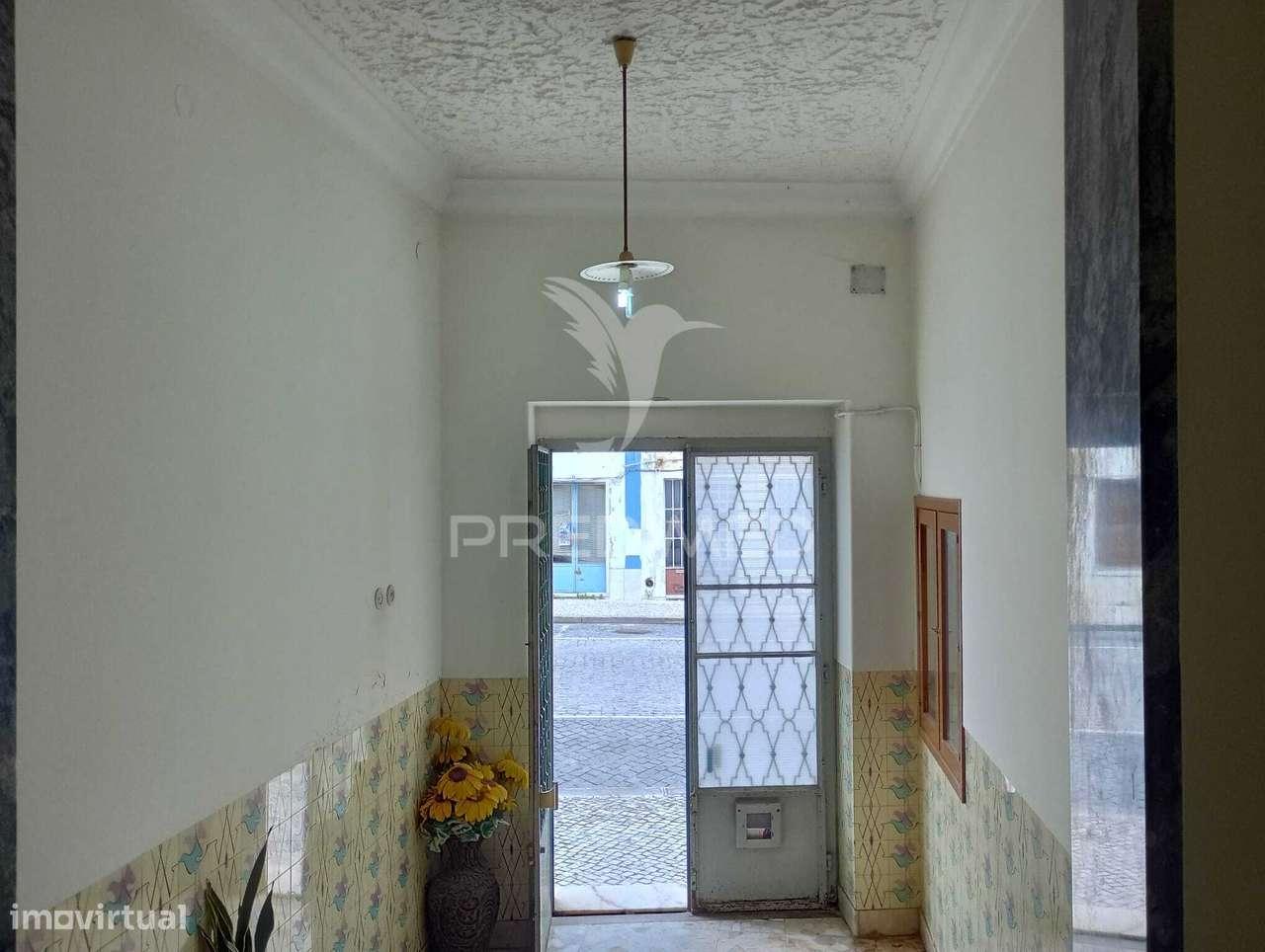 Prédio composto de uma loja e 2 apartamentos - Grande imagem: 4/40